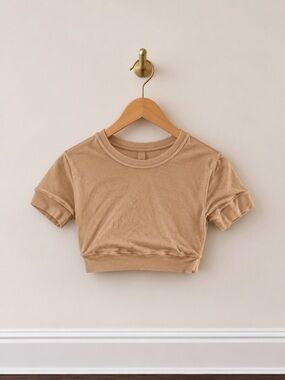 SKIMS Cropped Tee in Tan